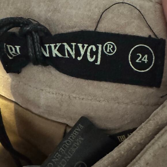 Blank NYC Suede Moto Mini Skirt Beige Belted Zip Detail NWT Size 24 - Picture 6 of 7